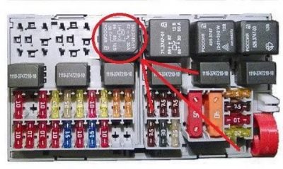 Реле стартера калина 2 где находится?