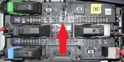 Предохранитель прикуривателя опель астра h где находится?